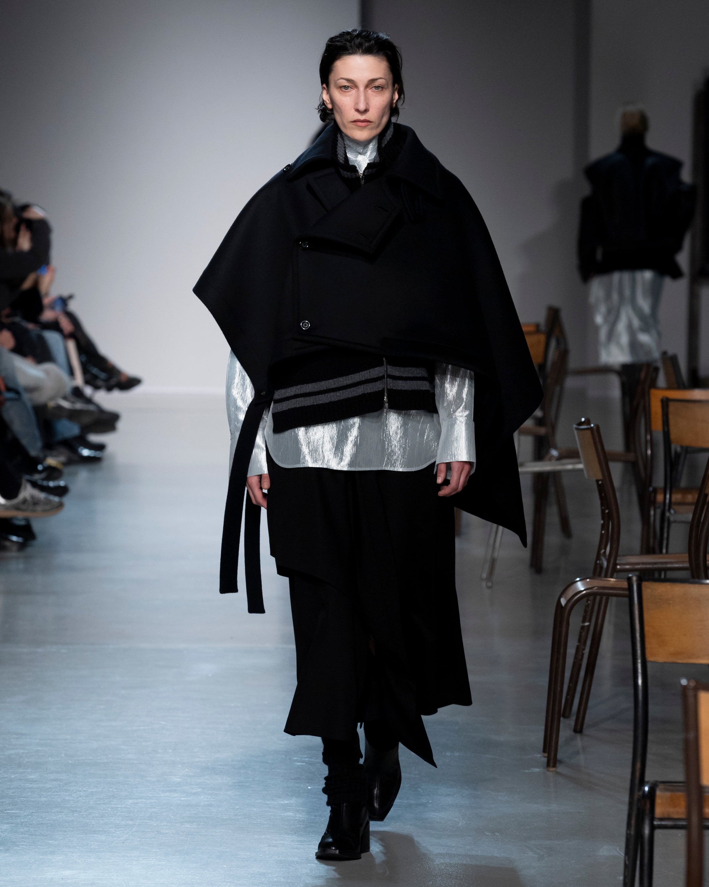 UJOH - Asymmetry Cape Blk
