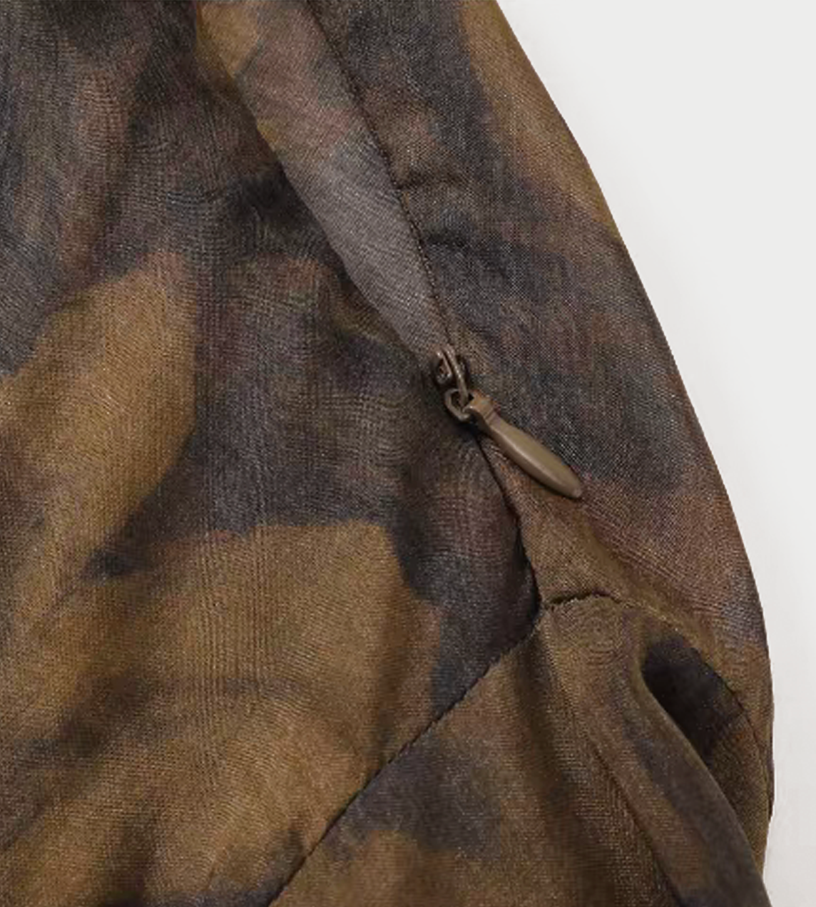 INTO THE EAST - Acanthus Oil Painting Ribbon Top Tea Brown