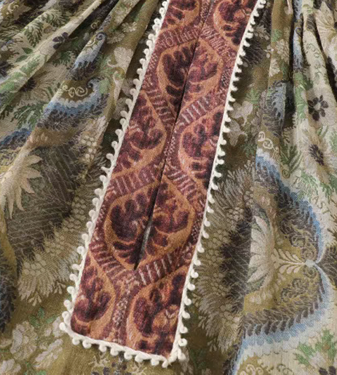 INTO THE EAST - Square Wallpaper Lace Bubble Sleeve Top