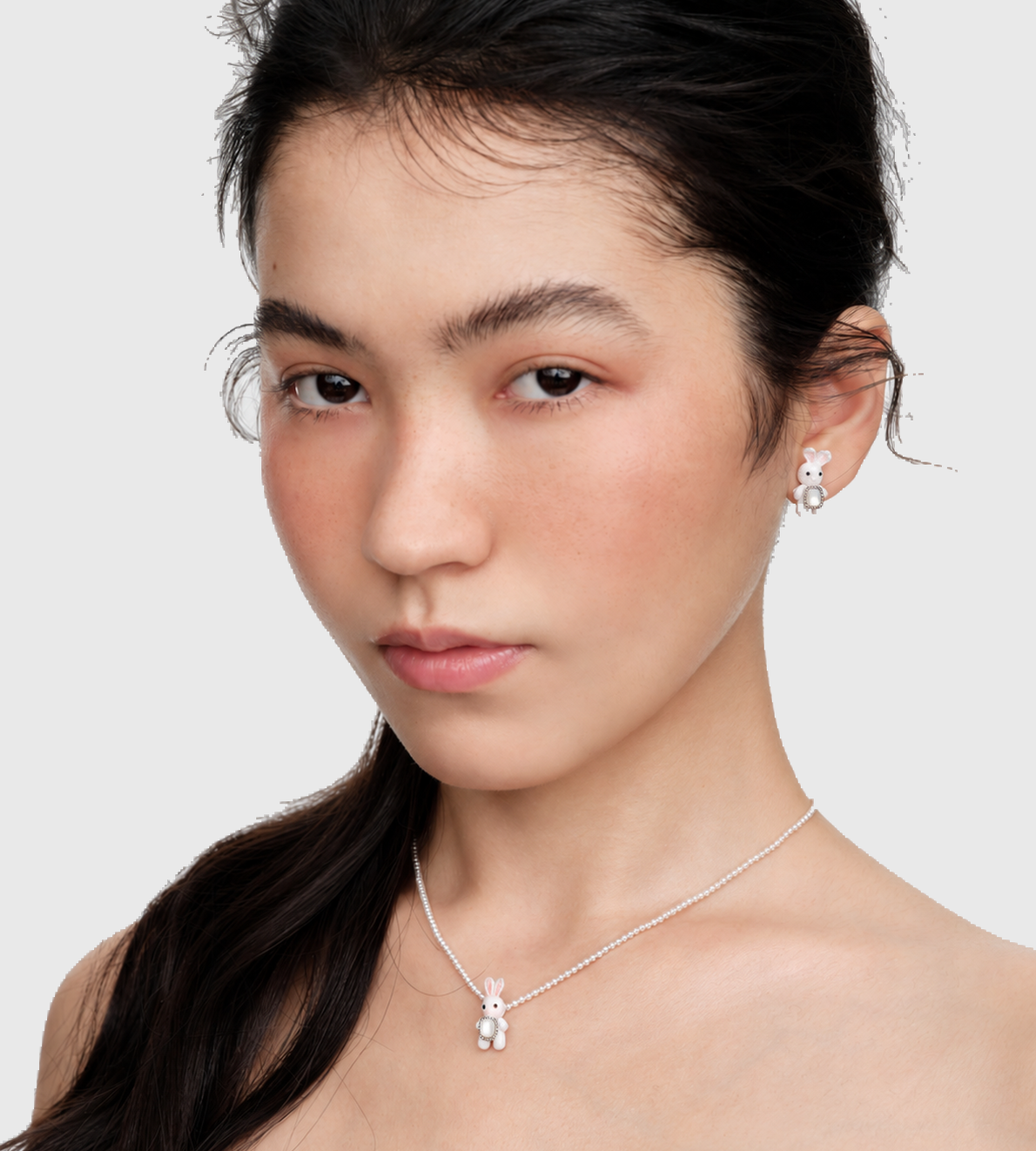 YVMIN - Woven Mini Rabbit Mother Of Pearl Earring Silver