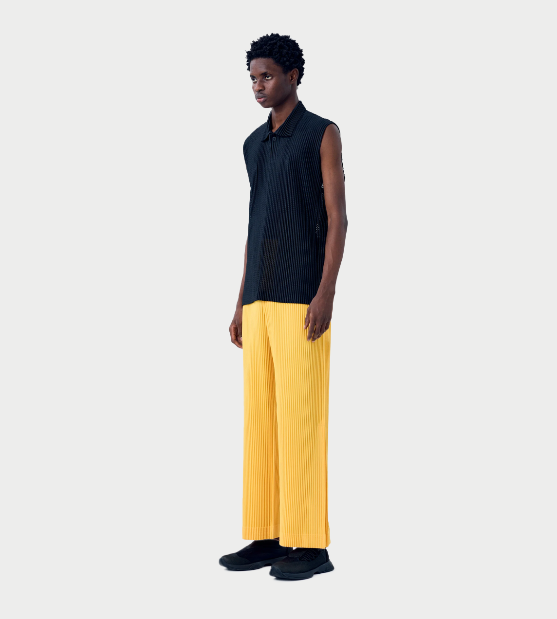 HOMME PLISSE ISSEY MIYAKE - Sleeveless Mesh Polo Top Blk