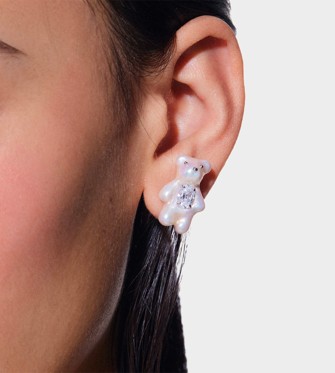 YVMIN - Mini Pearlescent Bear Earrings White
