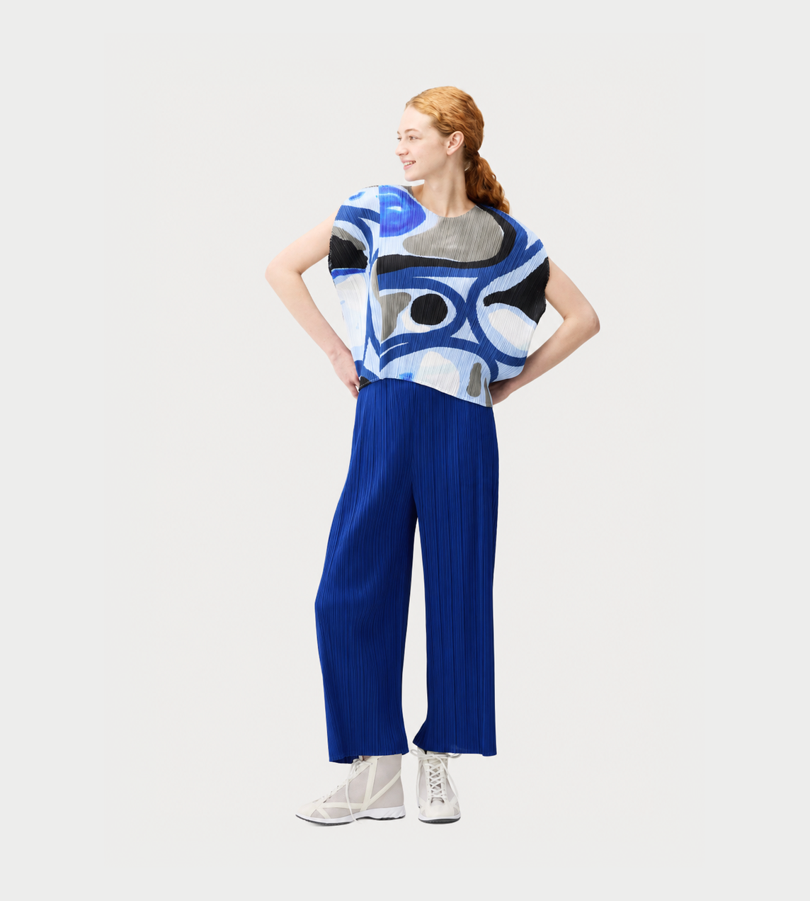 Roll Round-neck Top Blue