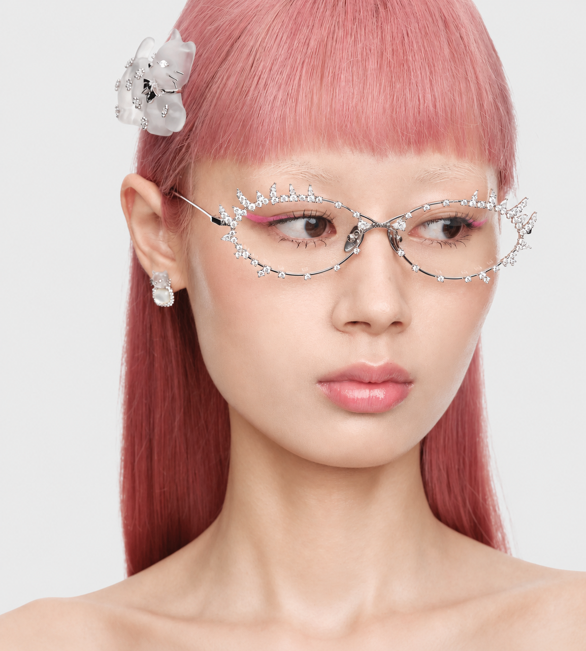 YVMIN - Mini Cat Mother Of Pearl Earring Silver