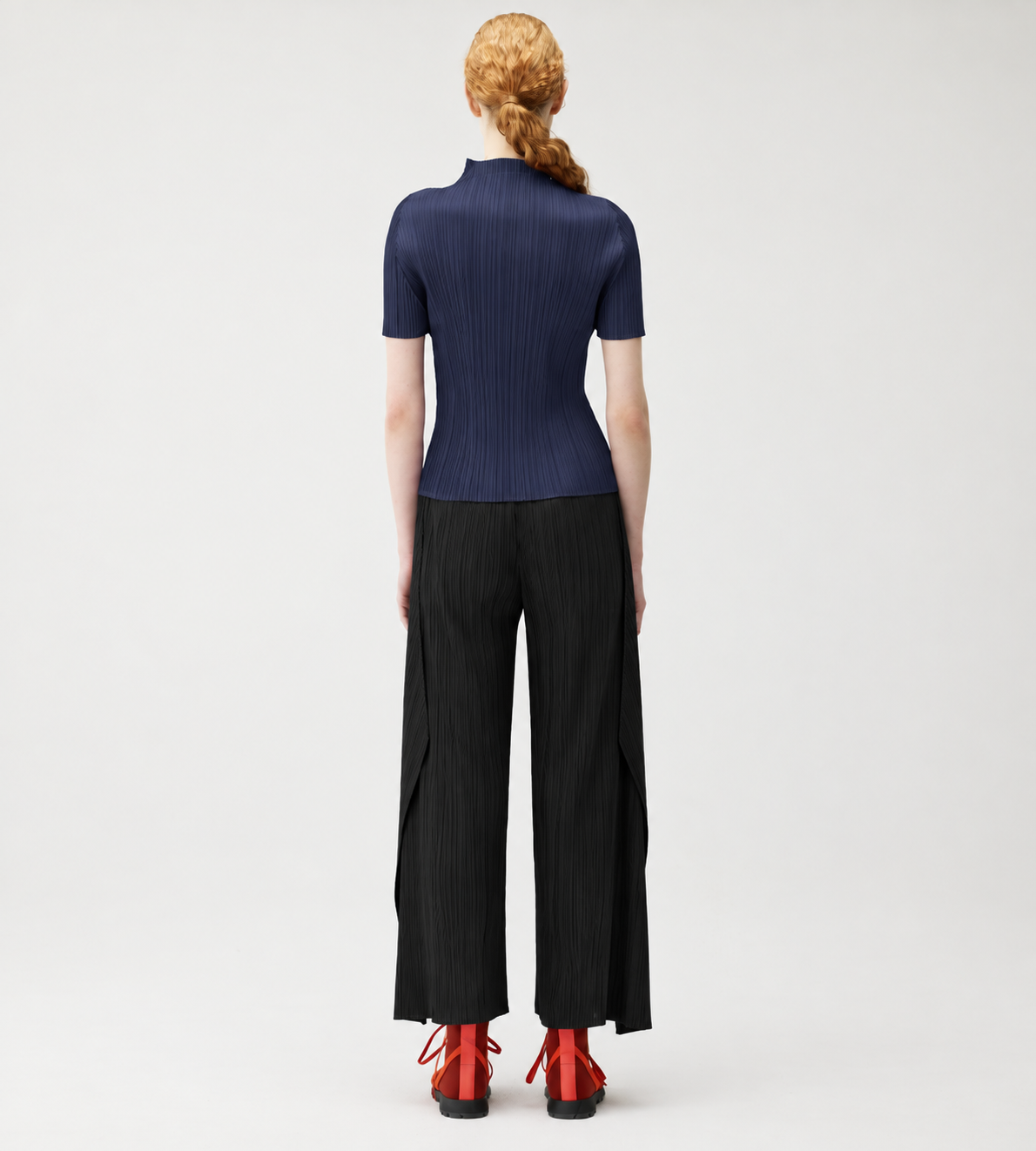 PLEATS PLEASE ISSEY MIYAKE - High Neck Top Navy Blue