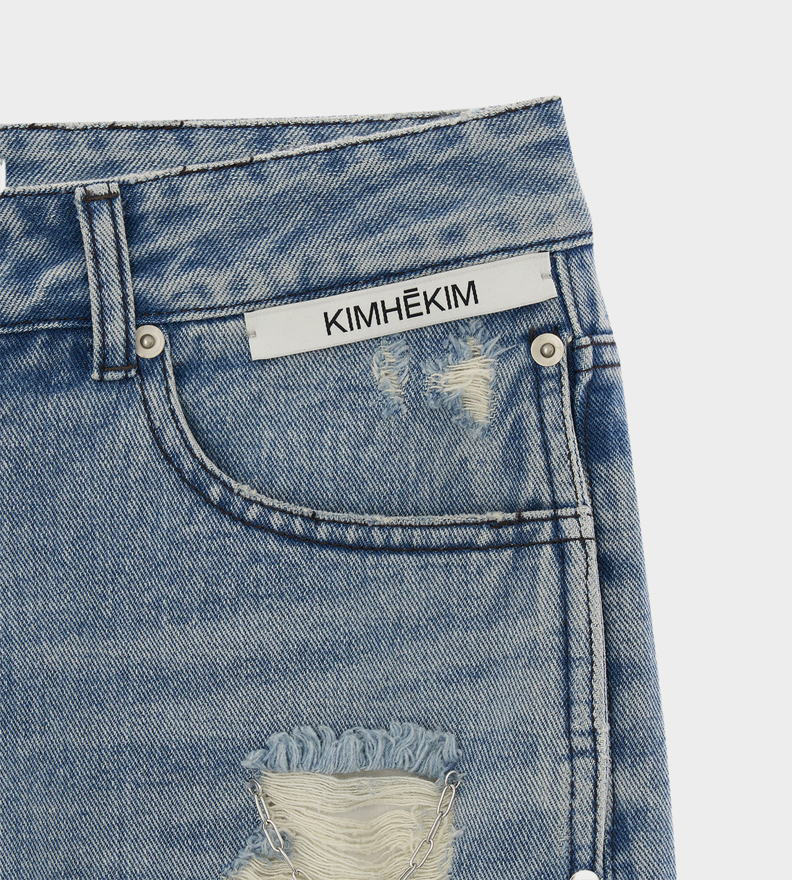 KIMHEKIM - Chain Embellishment Destroyed Jeans