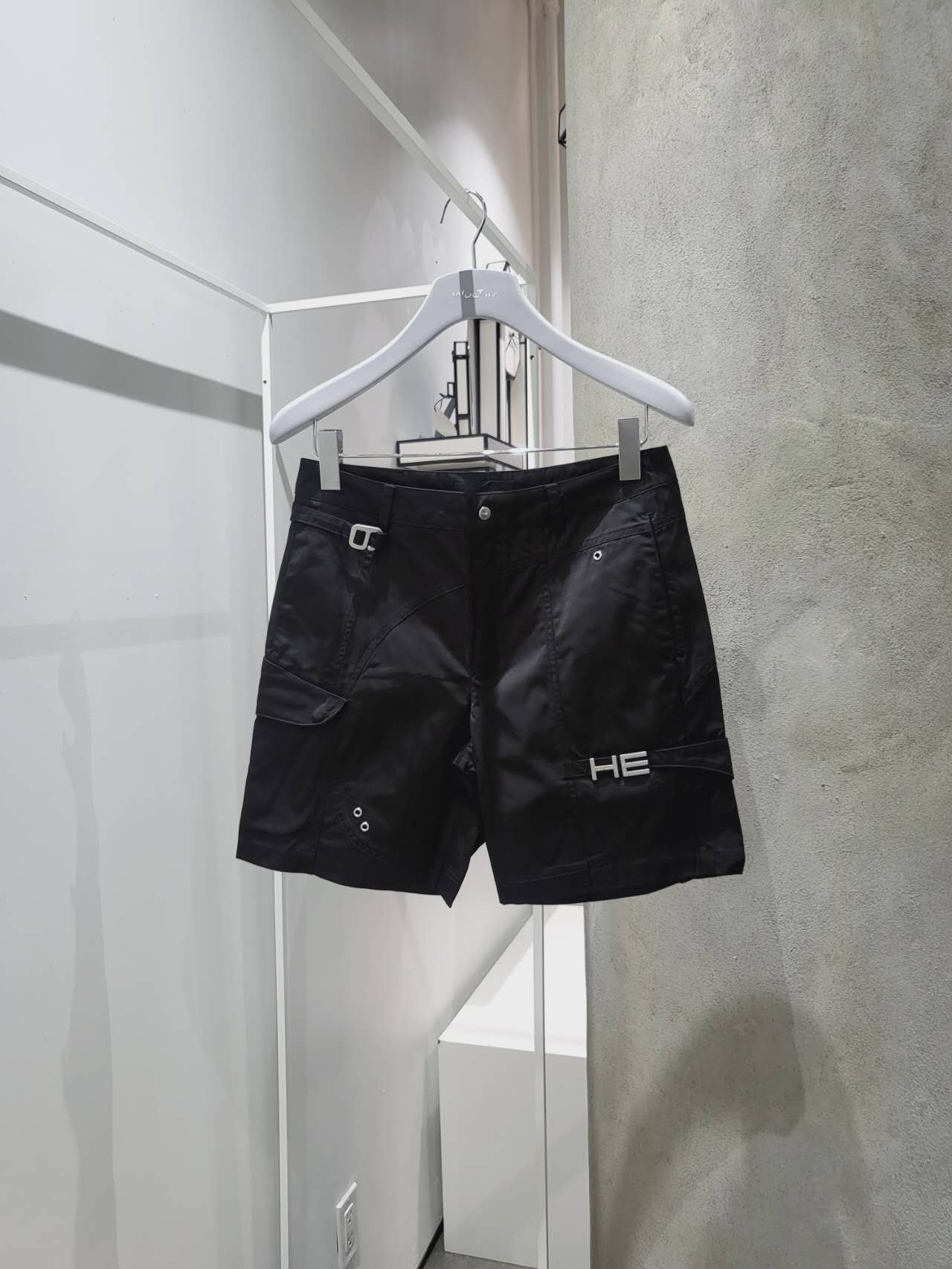 Heliot Emil - Minimal Twill Cargo Shorts Black