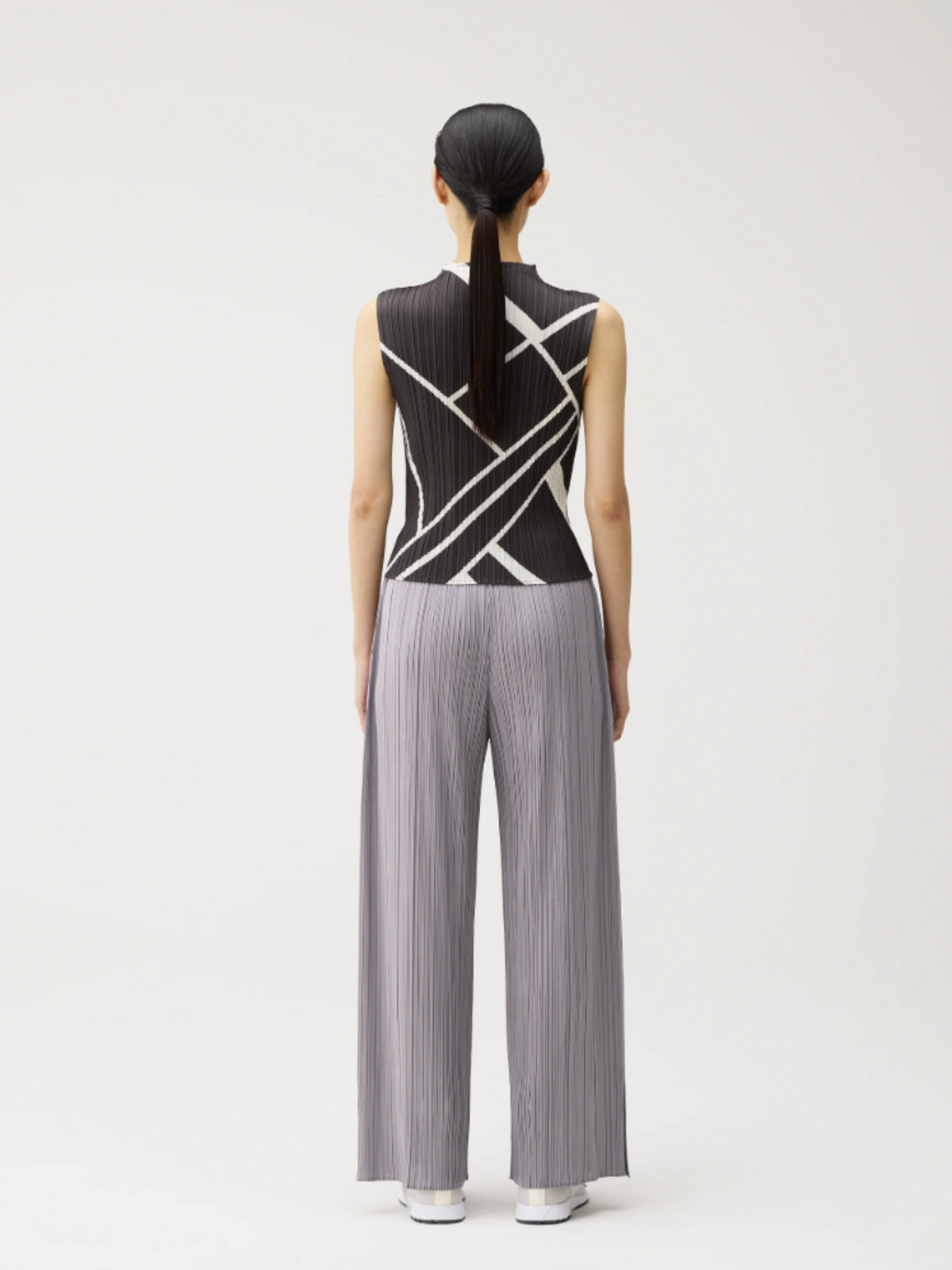 Fold-line Sleeveless Top Blk