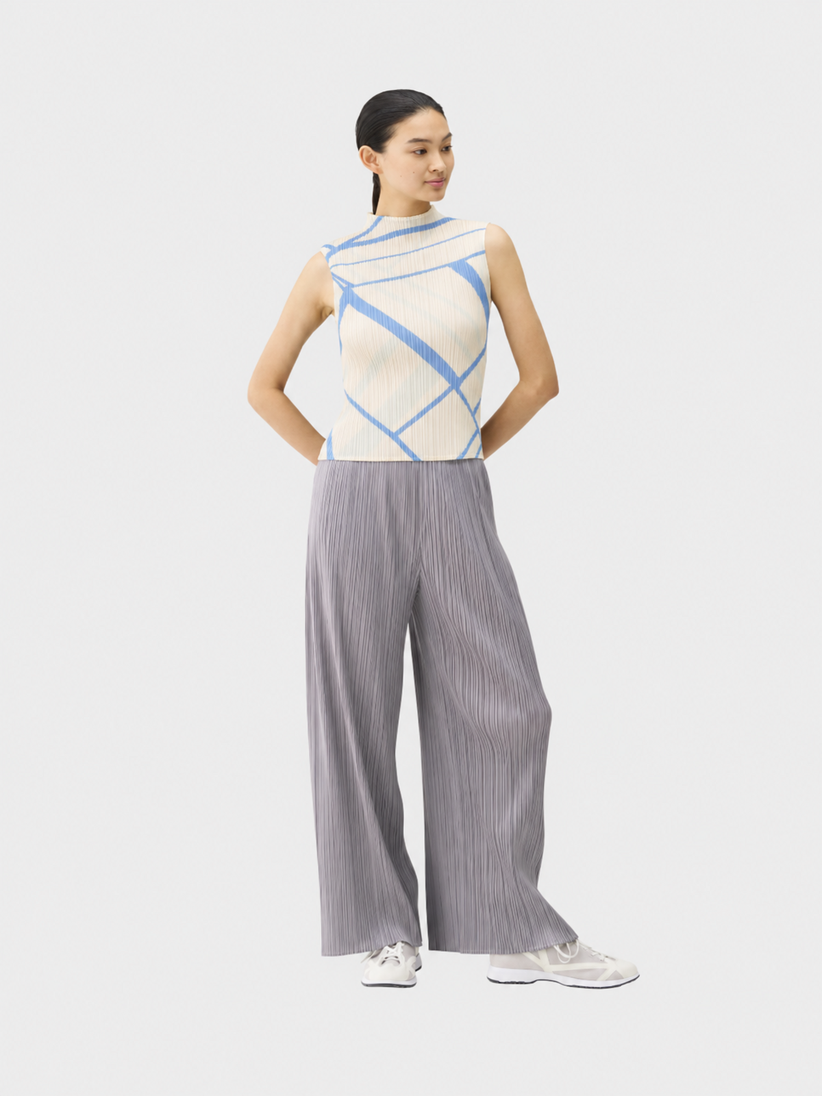 Fold-line Sleeveless Top White