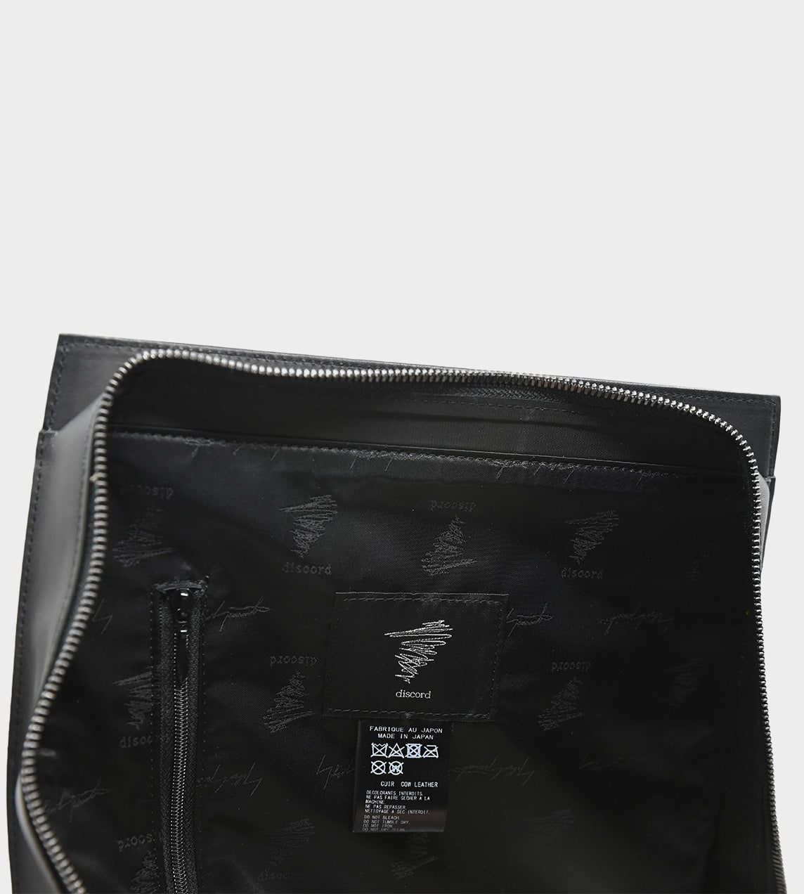 Discord Yohji - Clasp-PK Sling Bag Blk