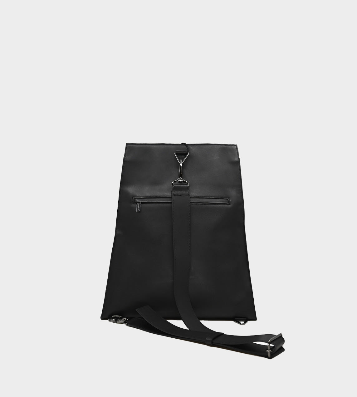 Discord Yohji - Clasp-PK Sling Bag Blk