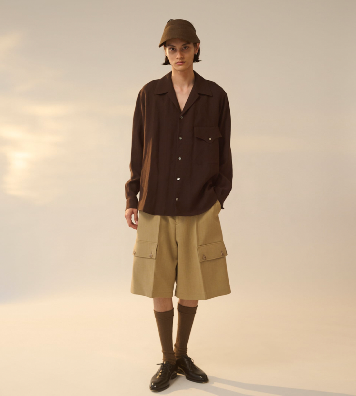 UJOH - Wide Set Open Collar Shirt Chocolate