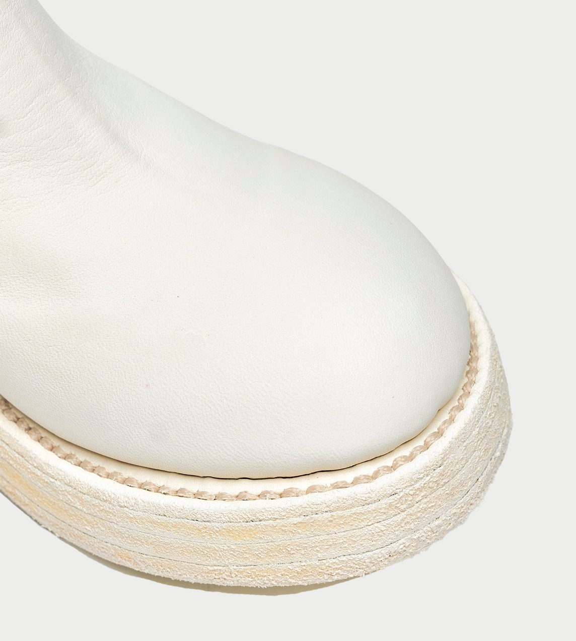 ZO035 Oblique Decollete Boots White