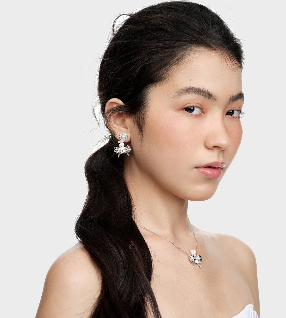 Woven Mini Rabbit Bowknot Necklace Silver