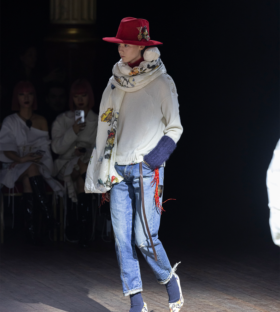 UNDERCOVER - Padded All-over Pattern Stole White