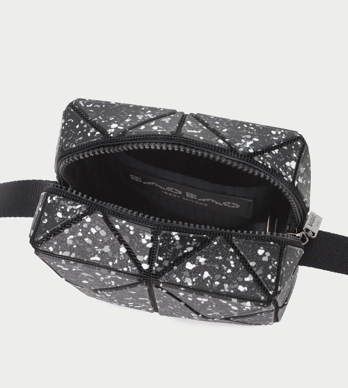 BAOBAO ISSEY MIYAKE - City Bag Blk