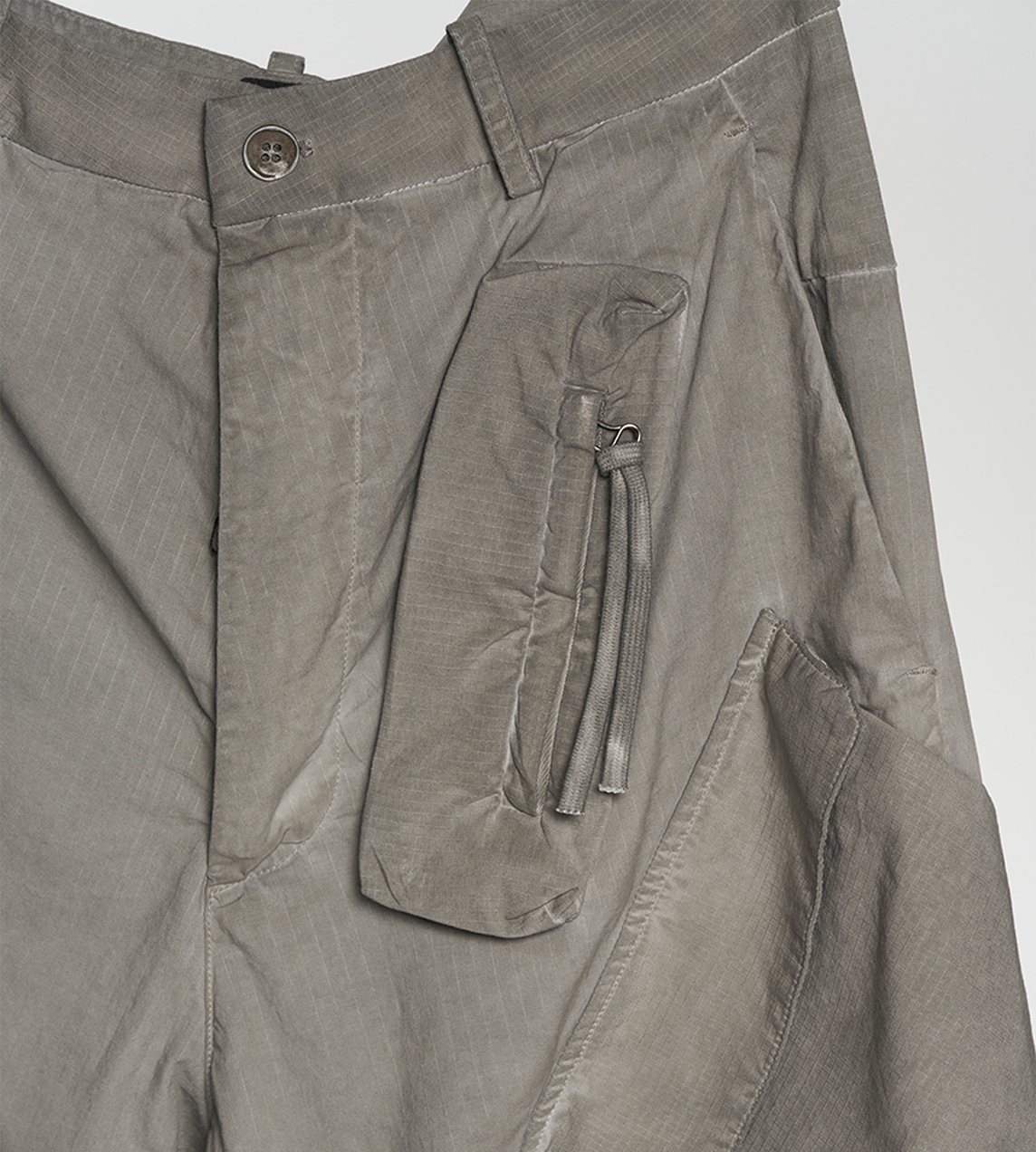 MASNADA - Multi-pocket Pants Nimbus