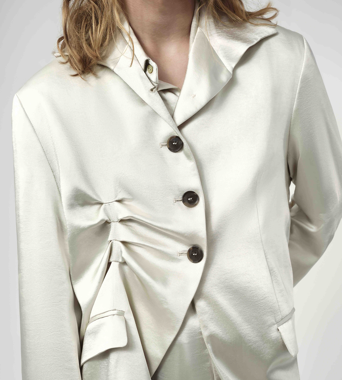 AVAVAV - Betty Pleated Blazer Satin White