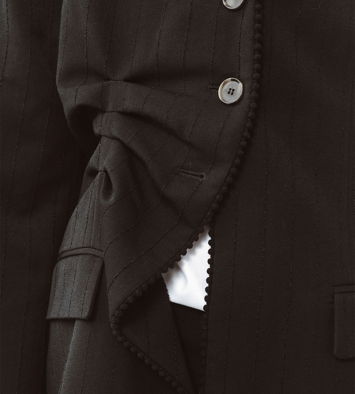 AVAVAV - Betty Pleated Blazer Blk