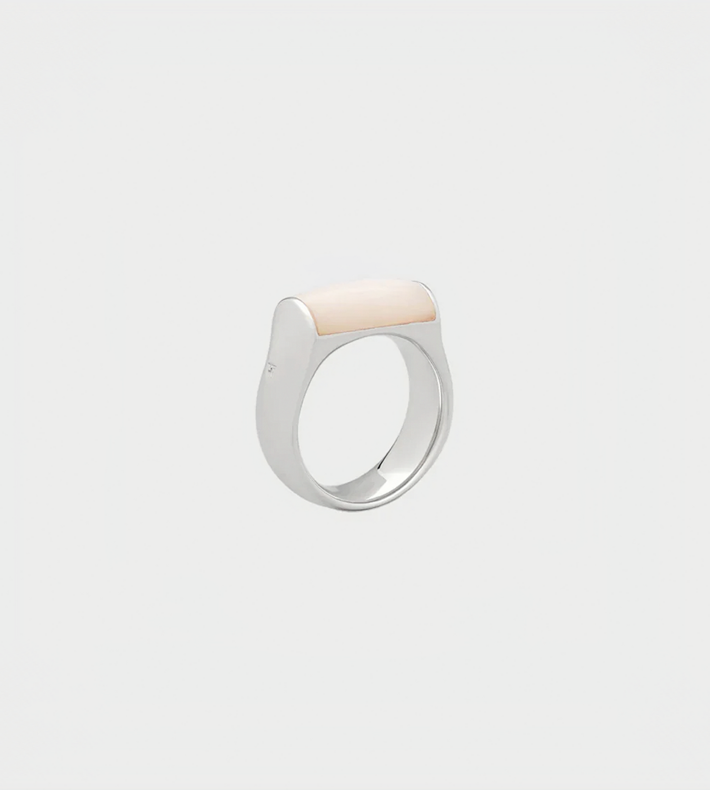 Crest Ring White MOP