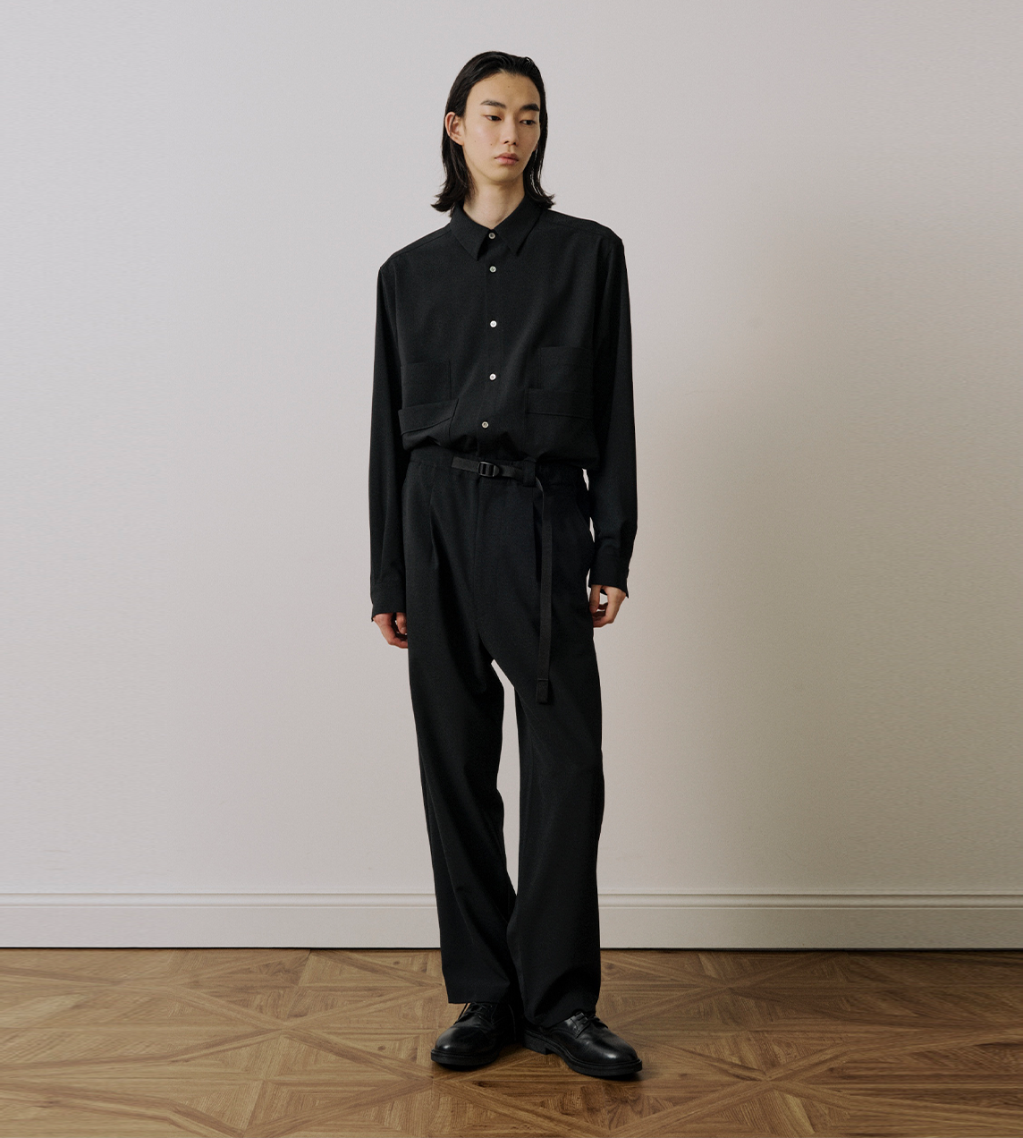 UJOH - Tape-Belt 1 Tuck Pants Blk