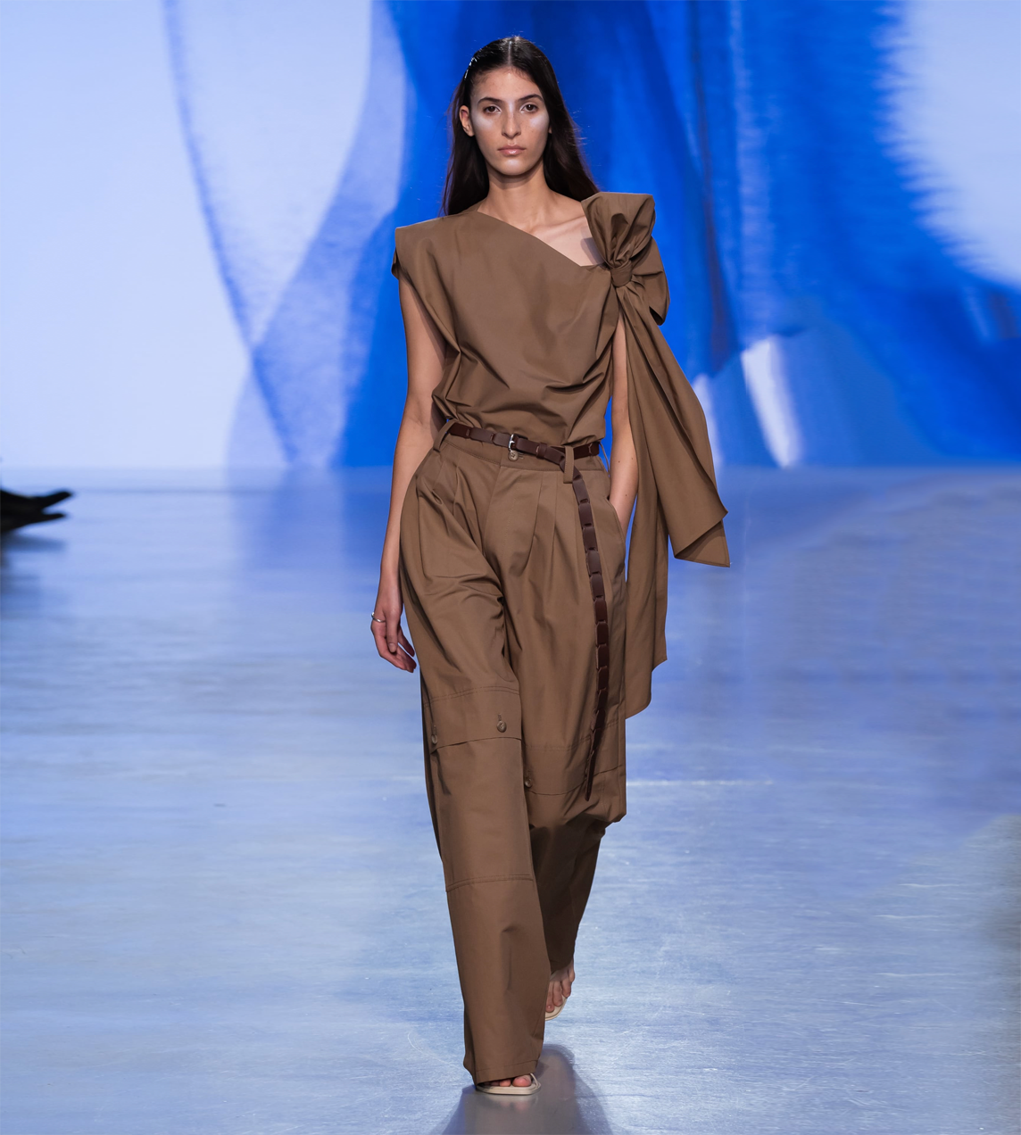 UJOH - Shoulder Tied Blouse Brown