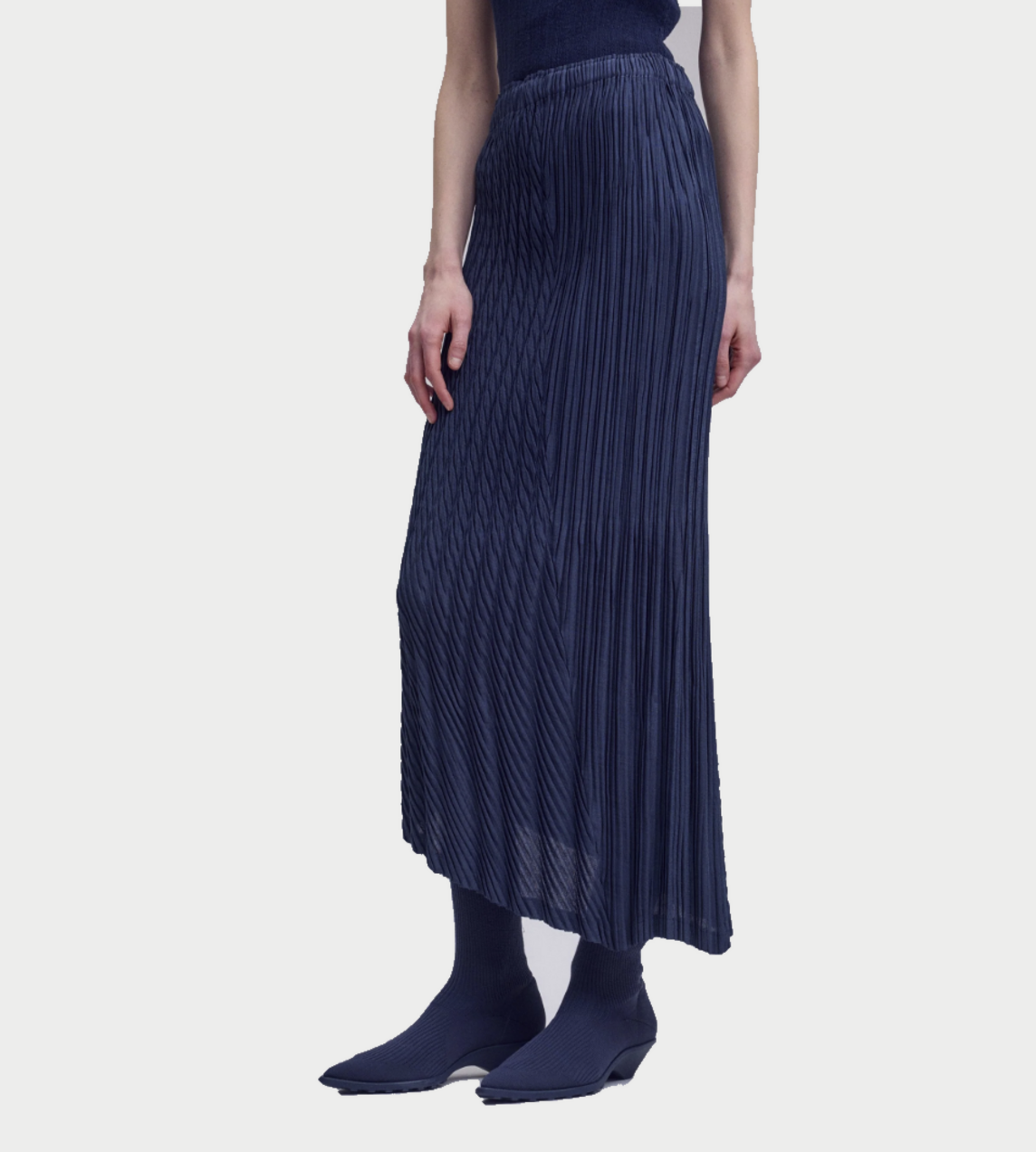 ISSEY MIYAKE - Unfurling Pleats Skirt Dk Navy