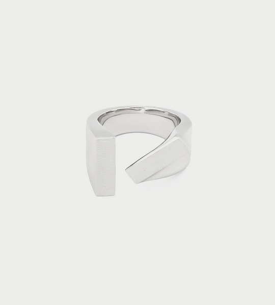 Tom Wood - Tilt Ring Silver – WDLT117