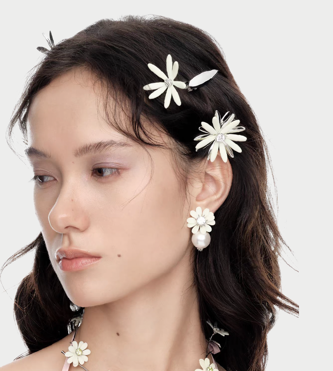 YVMIN - Daisy Pearl Stud Earring White (Pair)