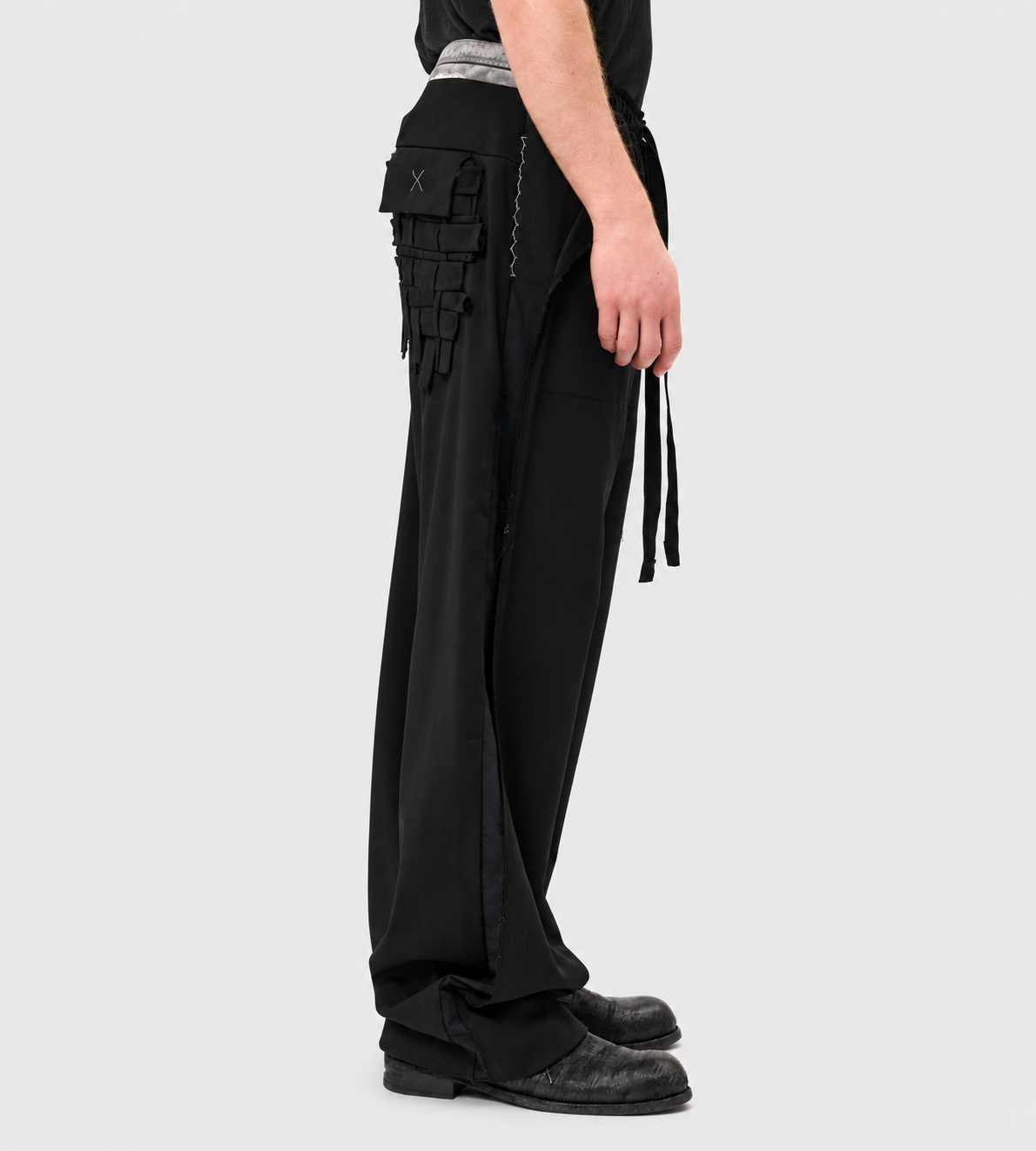 Basketweave-detailed Trousers Black