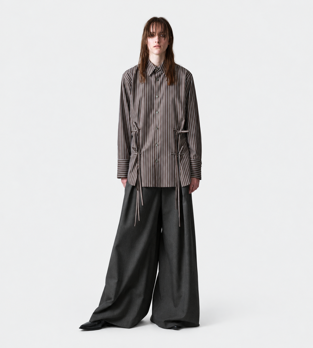 UJOH - Inverted Tuck Flare Pants Charcoal