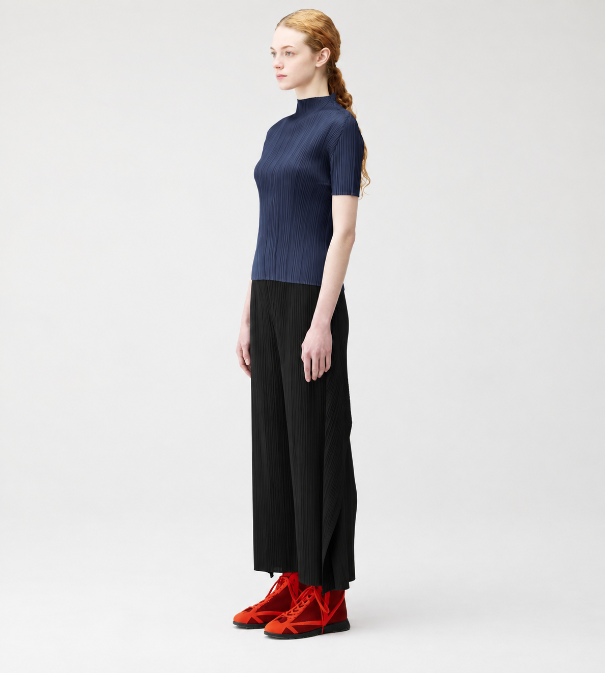 PLEATS PLEASE ISSEY MIYAKE - High Neck Top Navy Blue