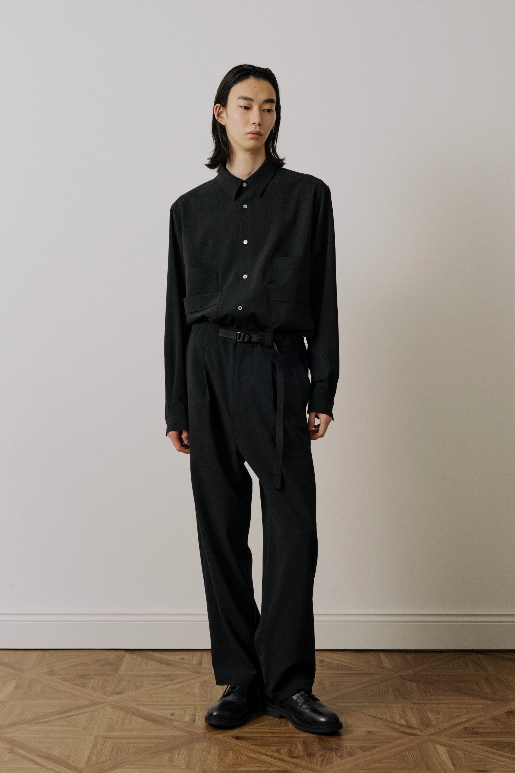 UJOH - Tape-Belt 1 Tuck Pants Blk