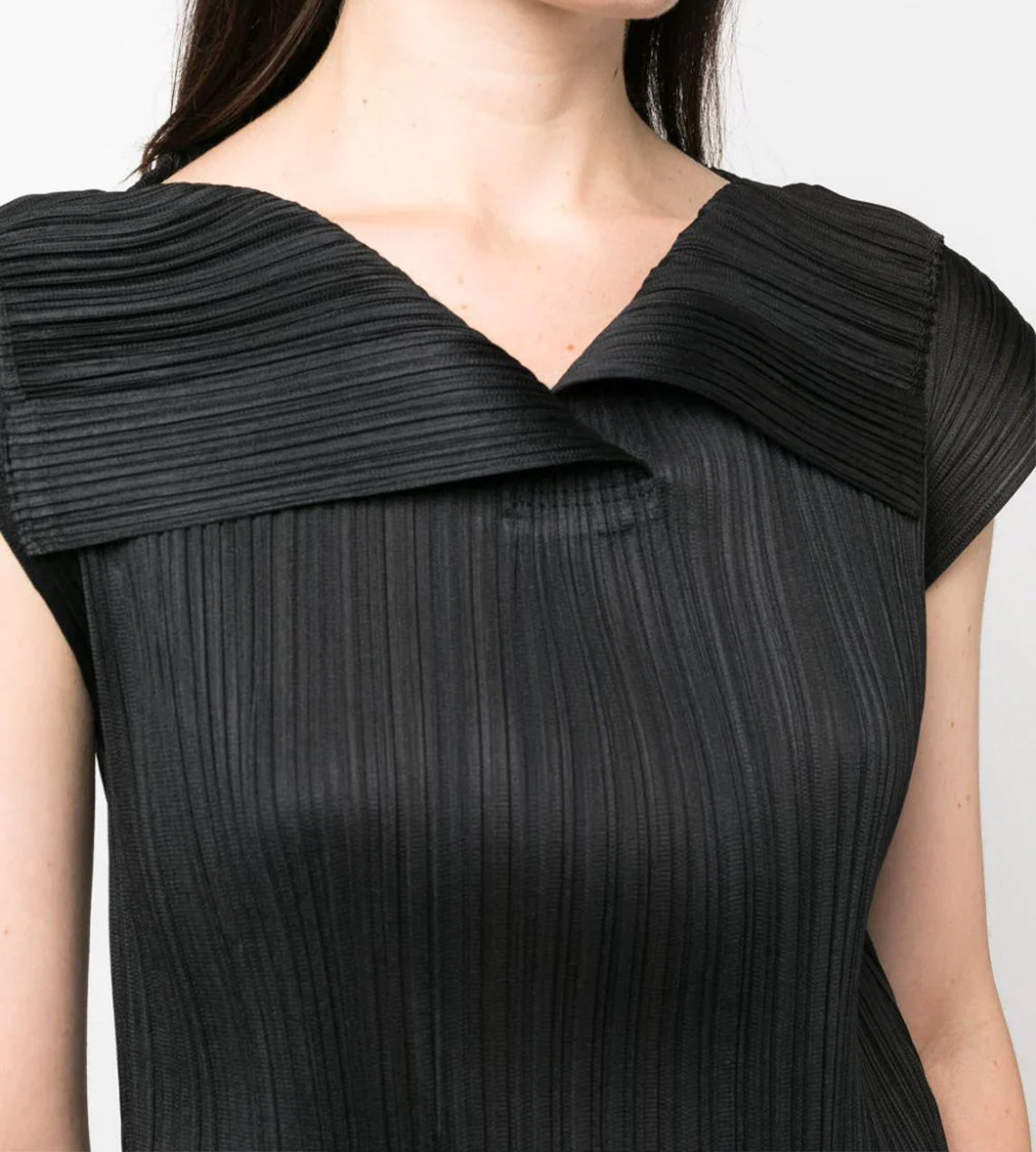 Fold Collar Sleeveless Top Black