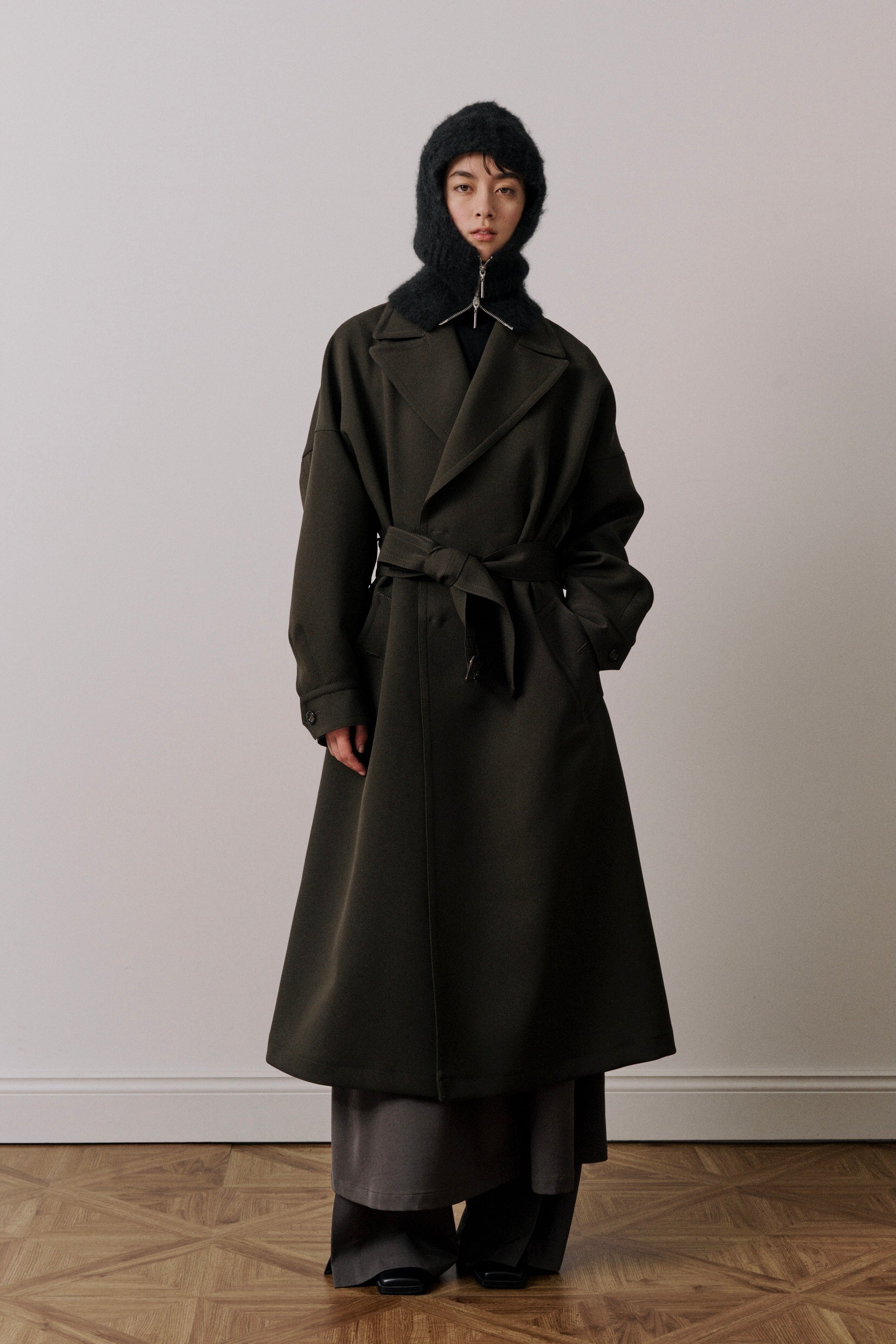 UJOH - Officer Flare Coat Dk Olive