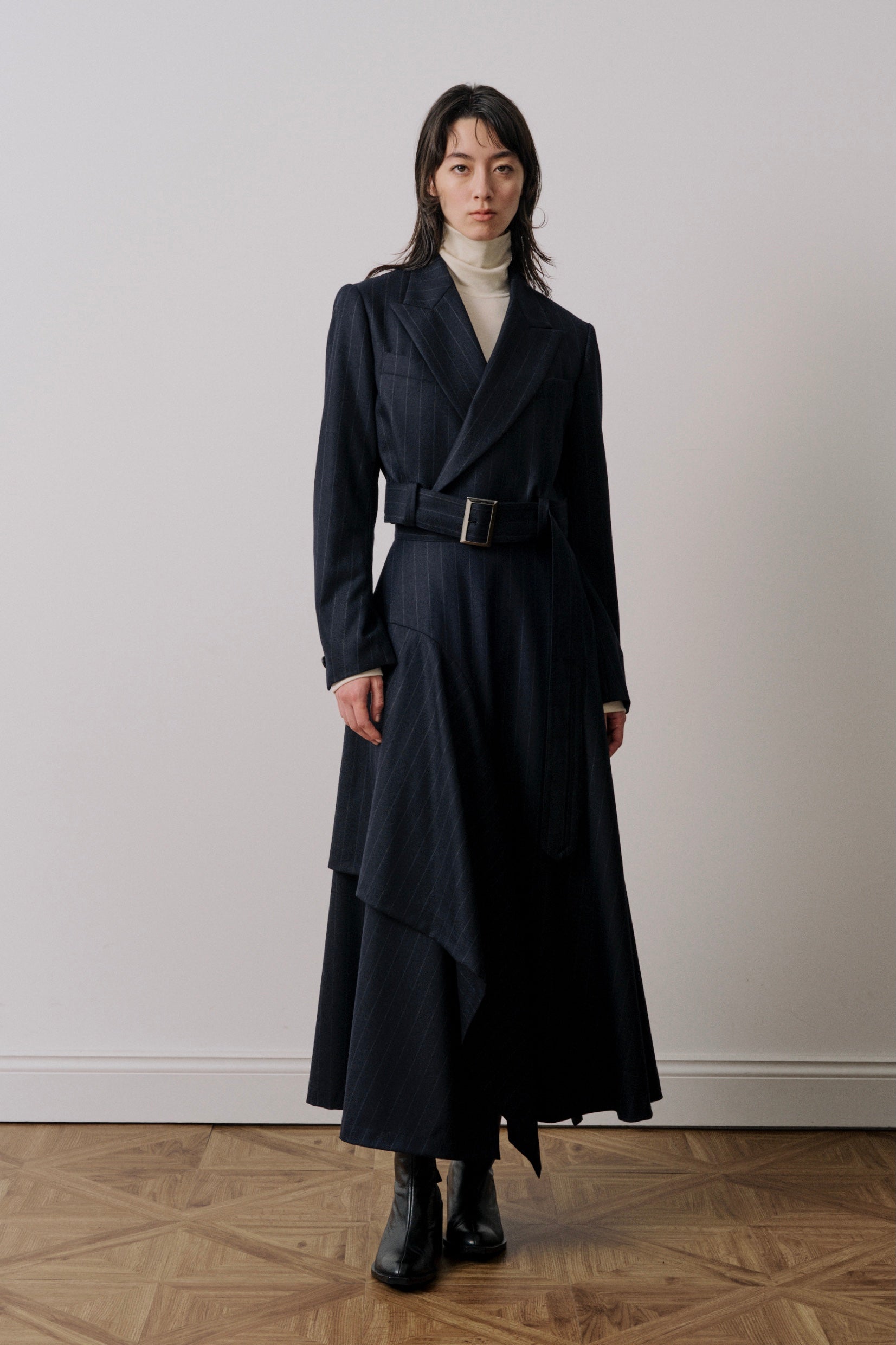 UJOH - Random Hem Flare Skirt Navy