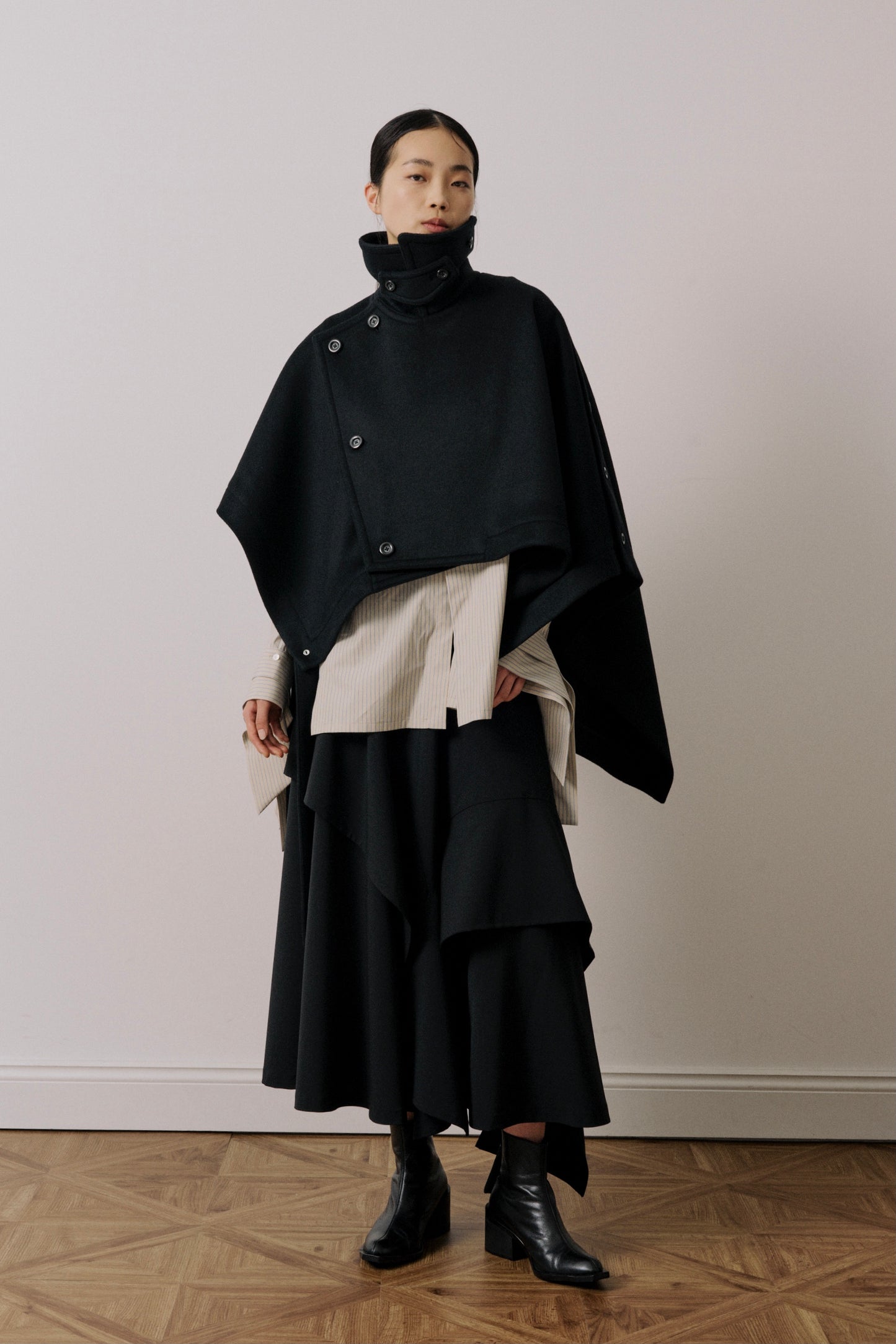 UJOH - Asymmetry Cape Blk