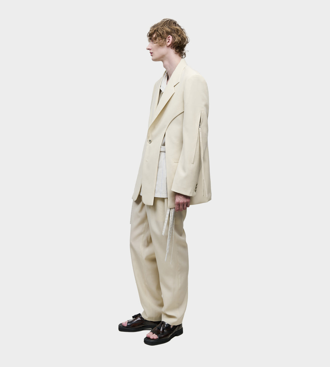 UJOH - Curve Front Tuck Pant Straw