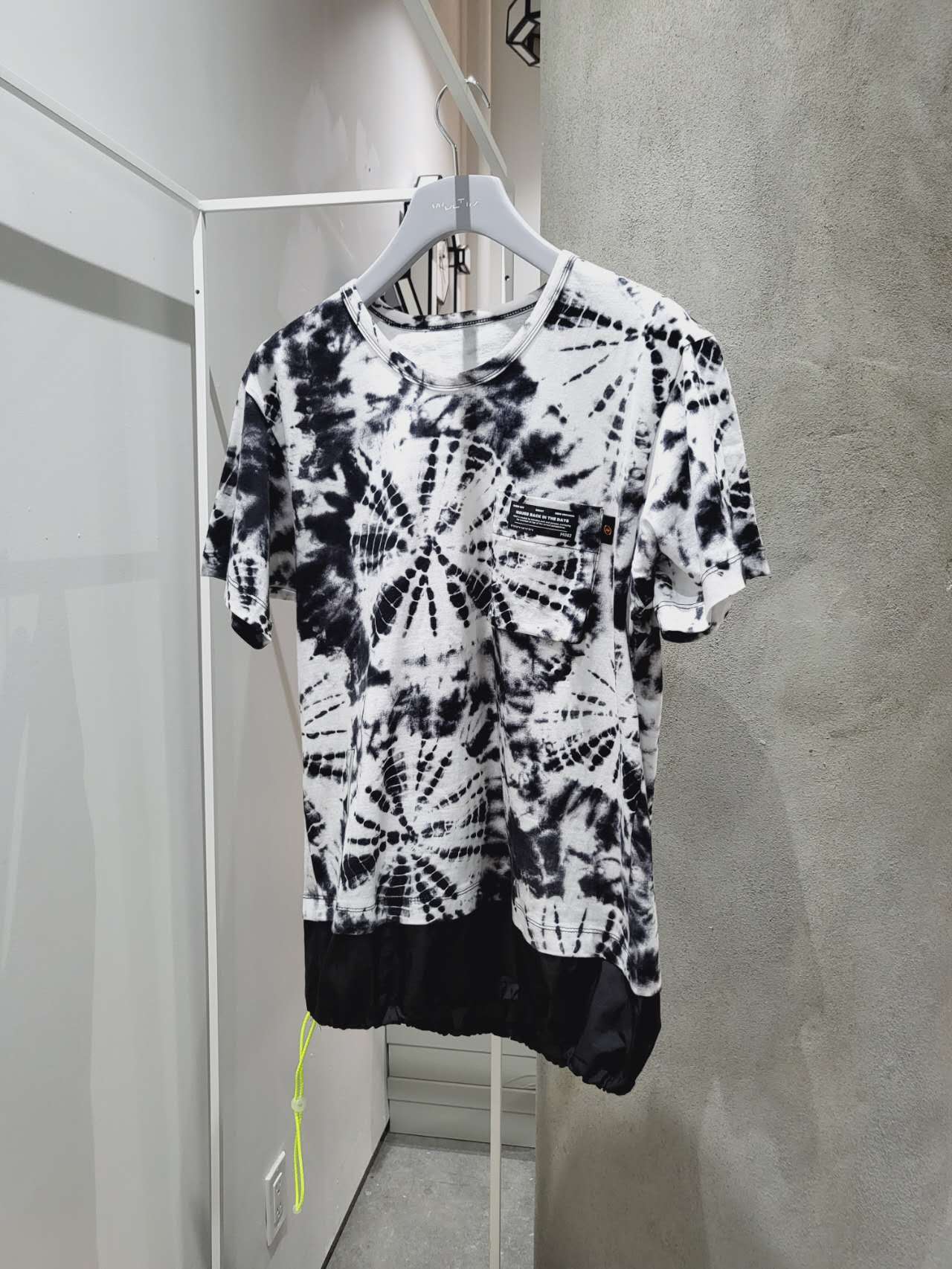 Munn - Black Hem Color Block T-Shirt
