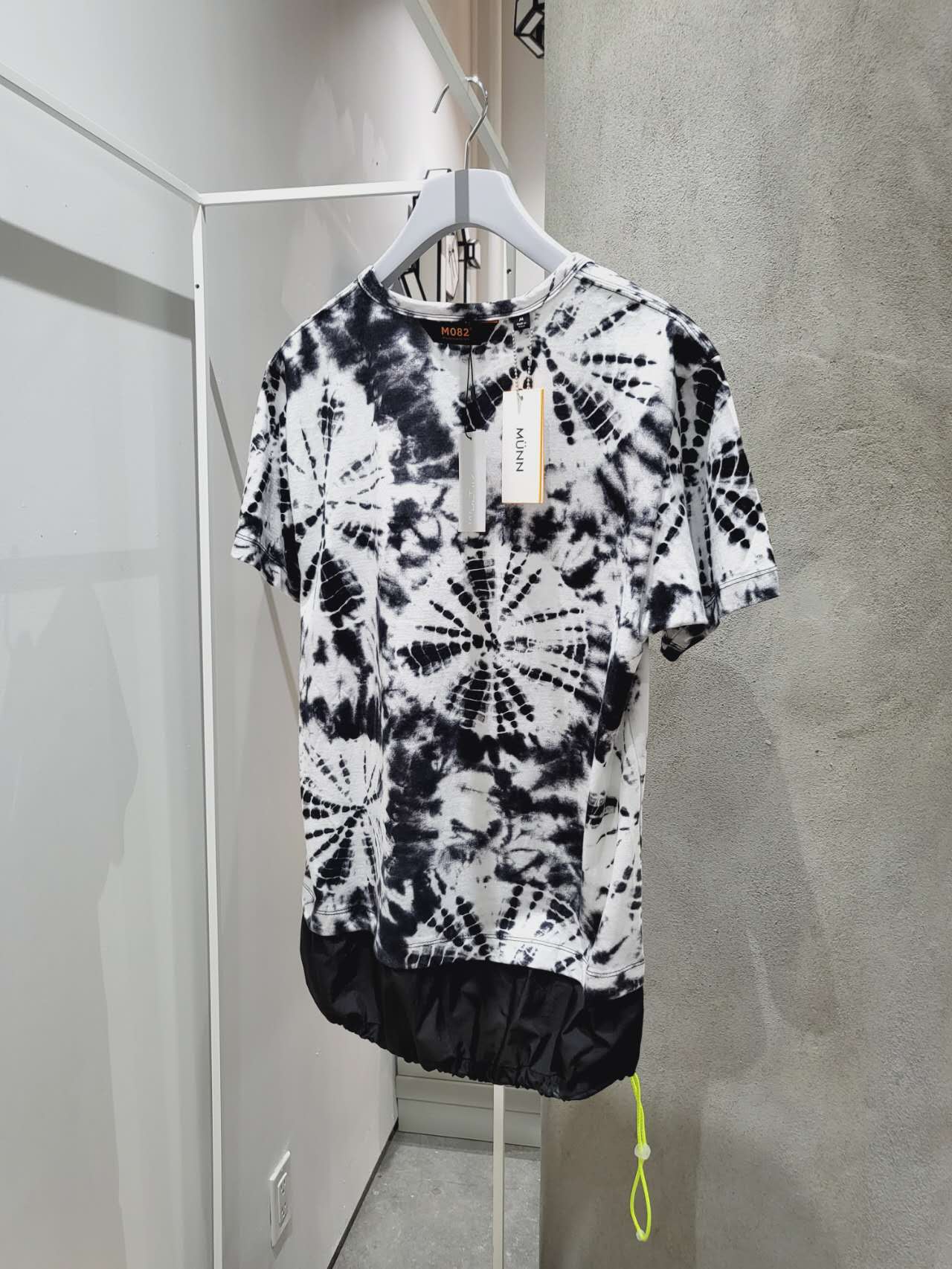 Munn - Black Hem Color Block T-Shirt