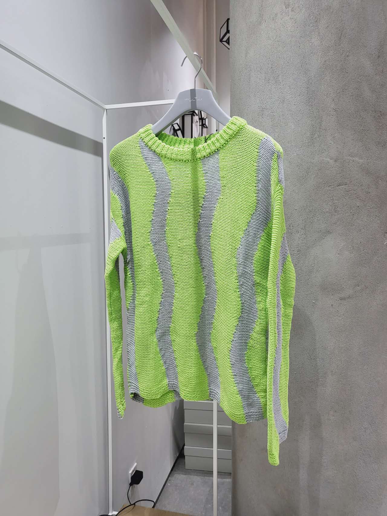 Serapis - Waves Sweater Lime