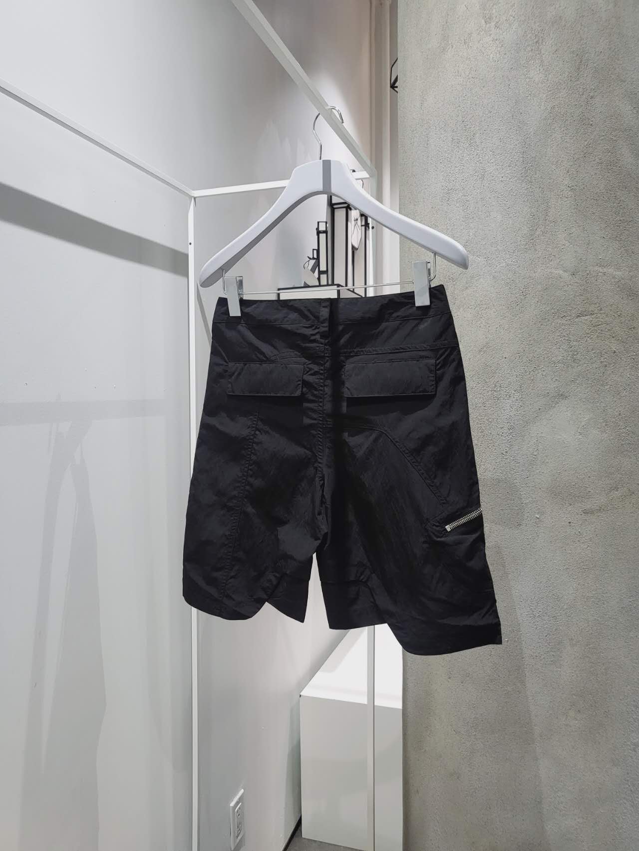 Heliot Emil - Layered Cargo Shorts Black