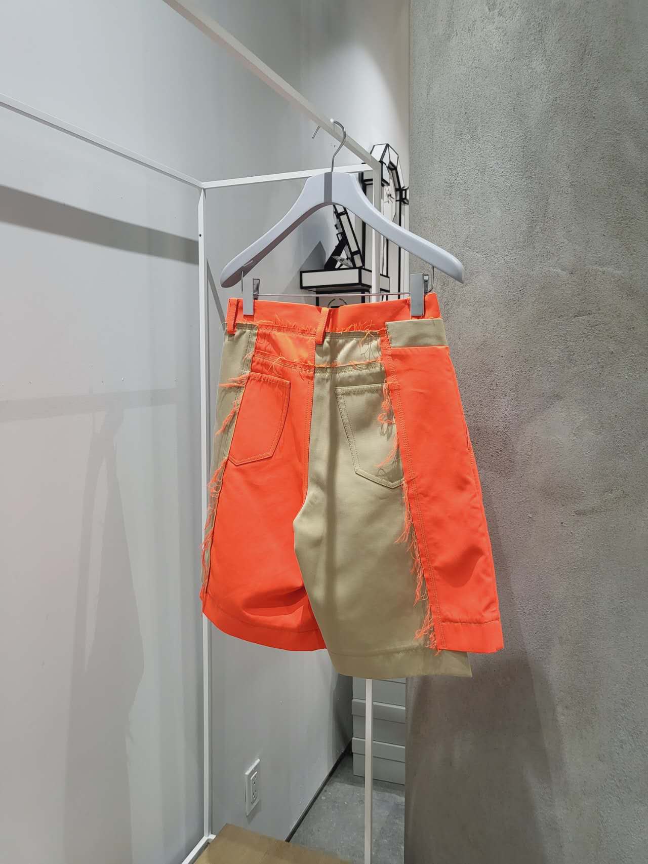 Feng Chen Wang - Contrast Paneled Shorts Beige/Orange