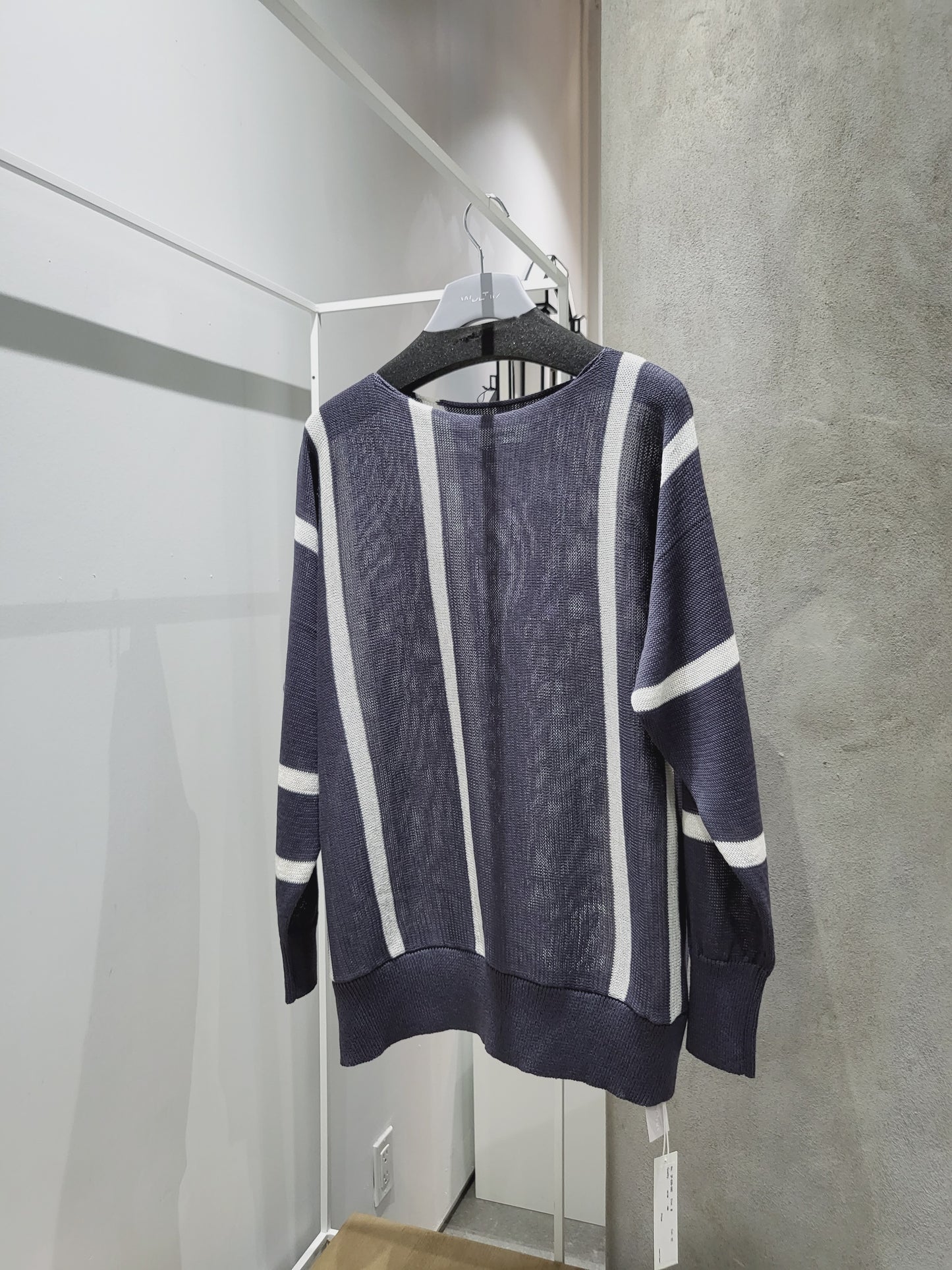 Sulvam - Asymmetry Stripe Sweater Grey – WDLT117